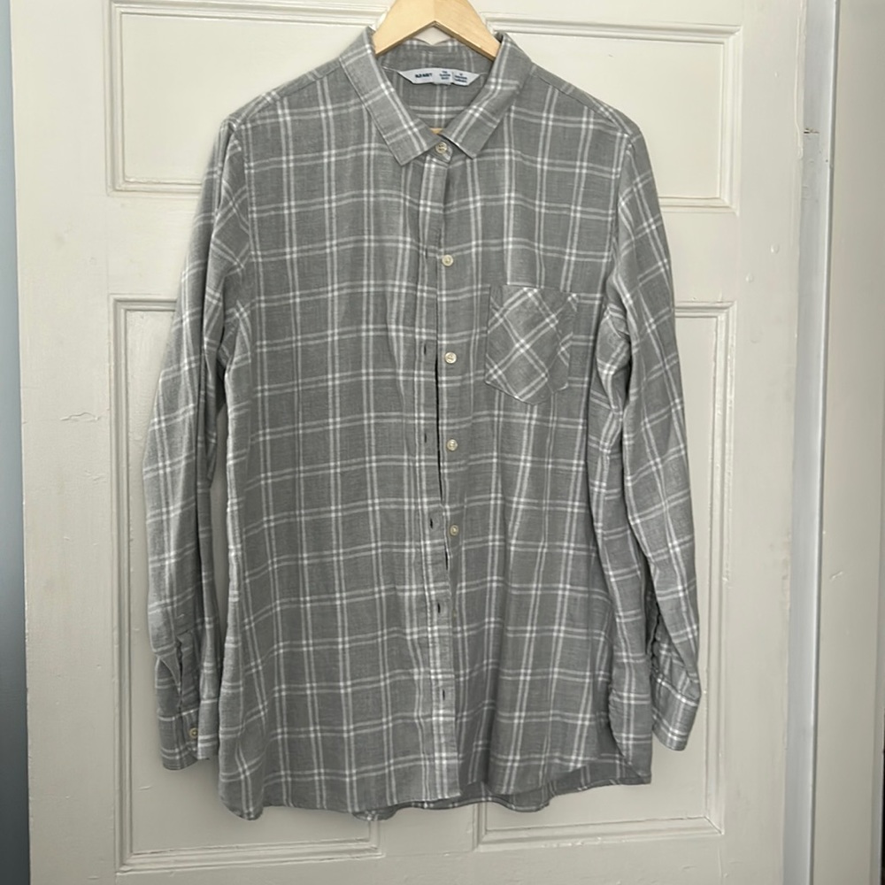 COPY - Old Navy ladies, flannel shirt, lightweight, gray and white plaid. Size …